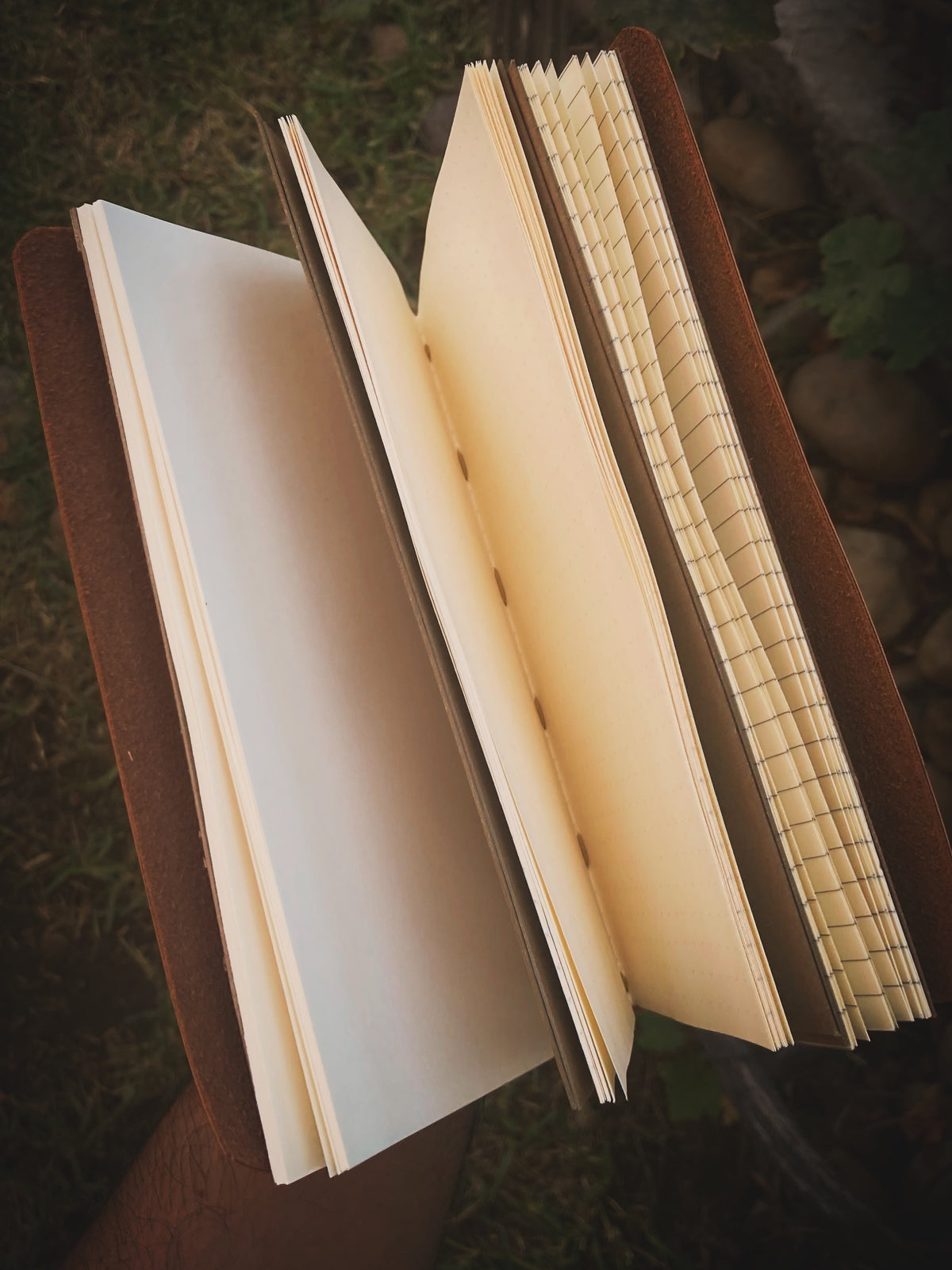 Bitácora Ámbar: cuaderno artesanal de tres cuadernillos