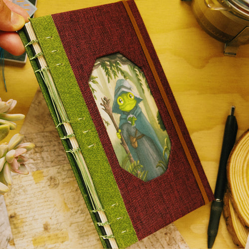 Cuaderno Artesanal Estilo Frances con Cubierta de Sapo Viajero Acuerala de Claudia Rodriguez