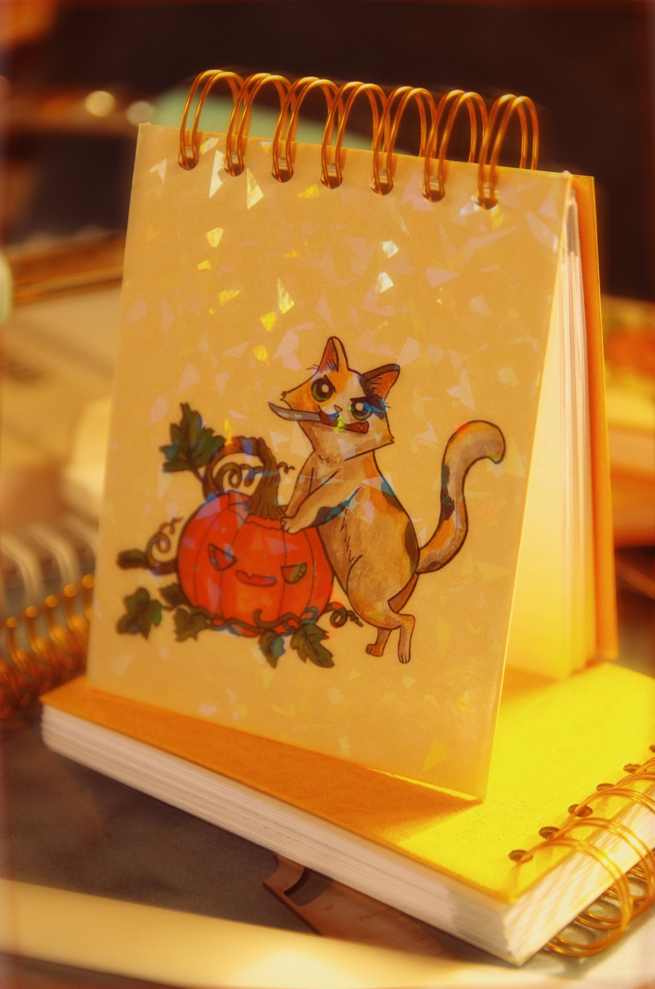 Gato Decorando Calabazas