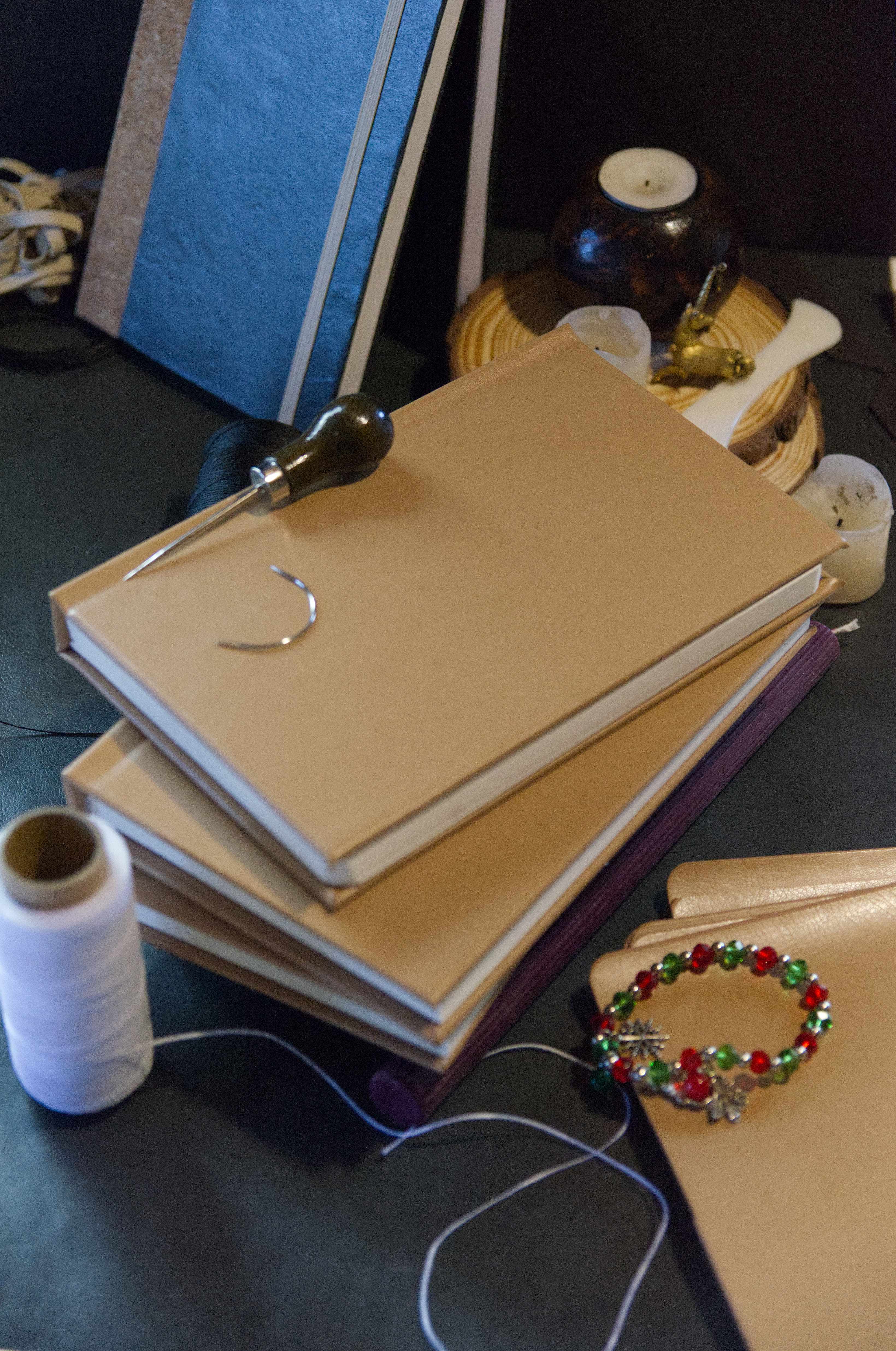 Cuaderno Artesanal Textura Gamuza Sintética - Ocre