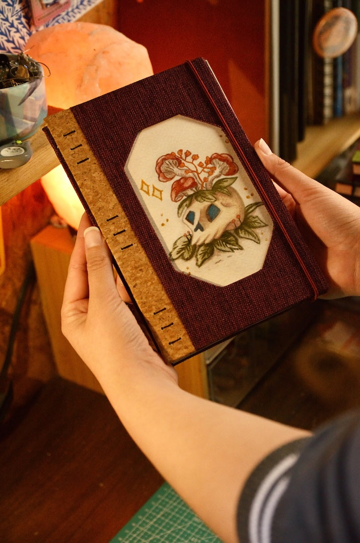 Cuaderno Artesanal Tela Amy Deco | Ilustración Original de Acuarela