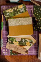 Cuadernillos Kraft Florales · Costura Cadeneta (3 Pack) - Tinta y Misterio