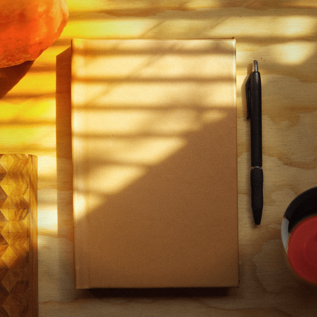 Cuaderno Artesanal · Cuero Sintético Camel - Tinta y Misterio