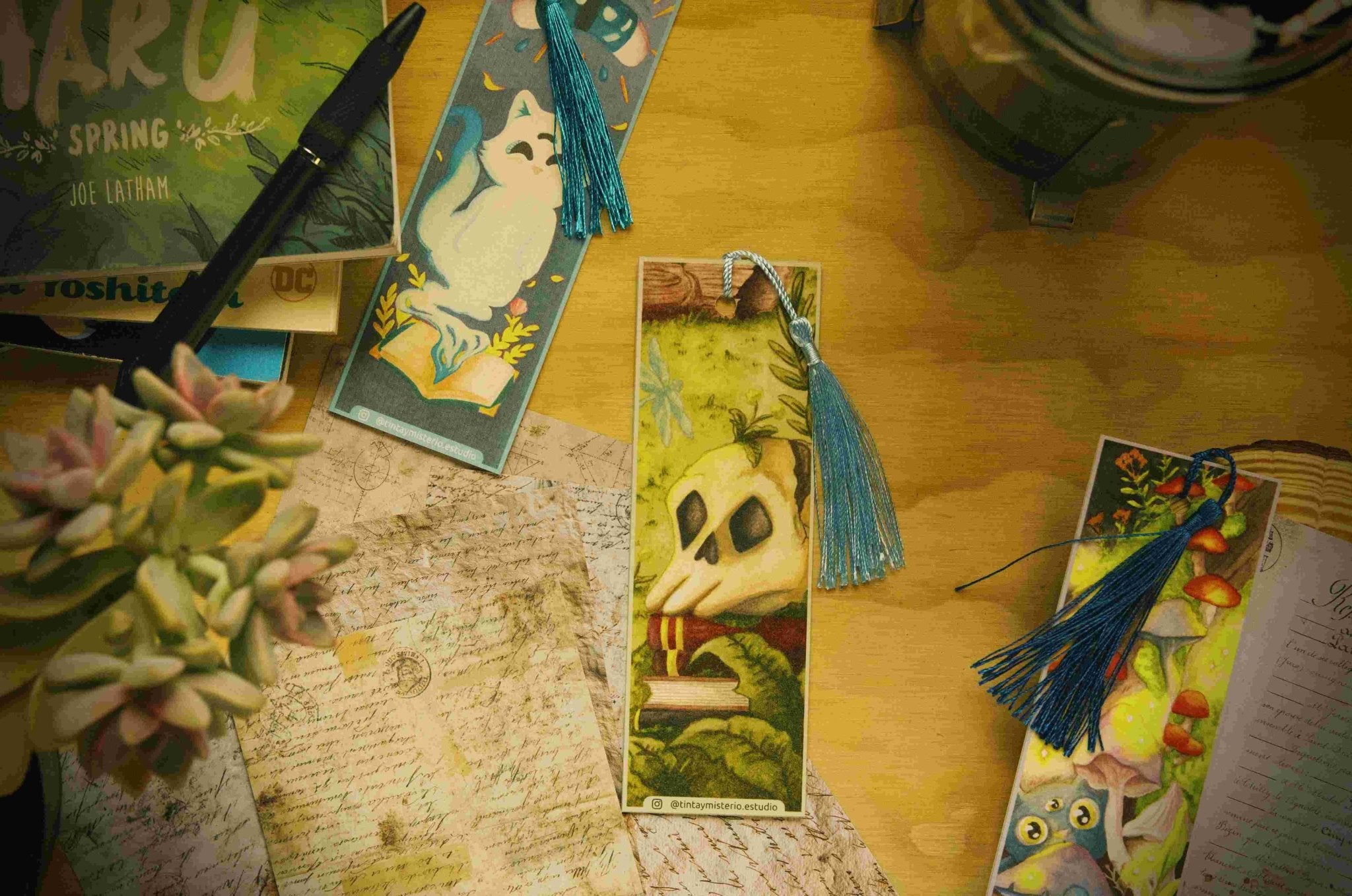 Marcapáginas Místico – Colección Tinta y Misterio - Tinta y Misterio