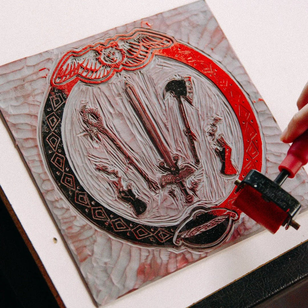 Tragones y Mazmorras - Sello en Linograbado - Tinta y Misterio